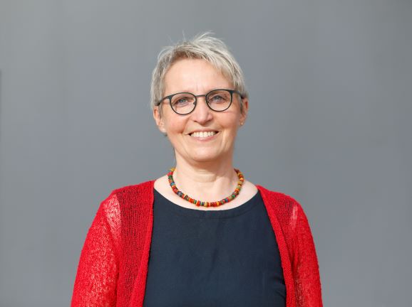 Vorstand Doris Hübner Huebner Portrait